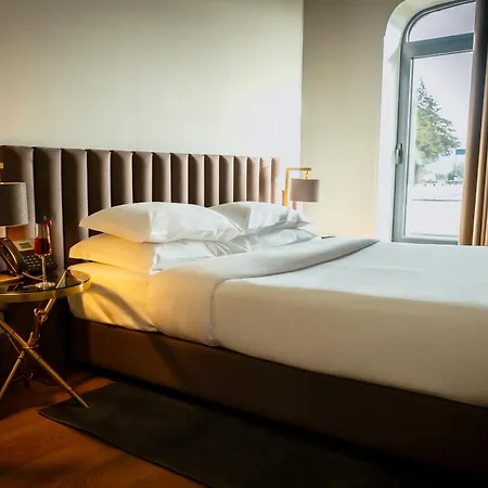 Bed & Breakfast Borralha Hotel, Restaurante & 4*