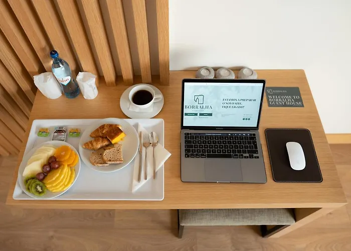 Borralha Hotel, Restaurante & Alojamento de Acomodação e Pequeno-almoço 4*