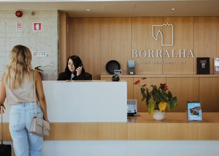 Borralha Hotel, Restaurante & Alojamento de Acomodação e Pequeno-almoço Vila Real