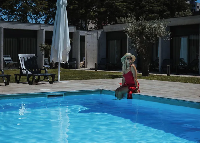 Bed & Breakfast Borralha Hotel, Restaurante & 4*